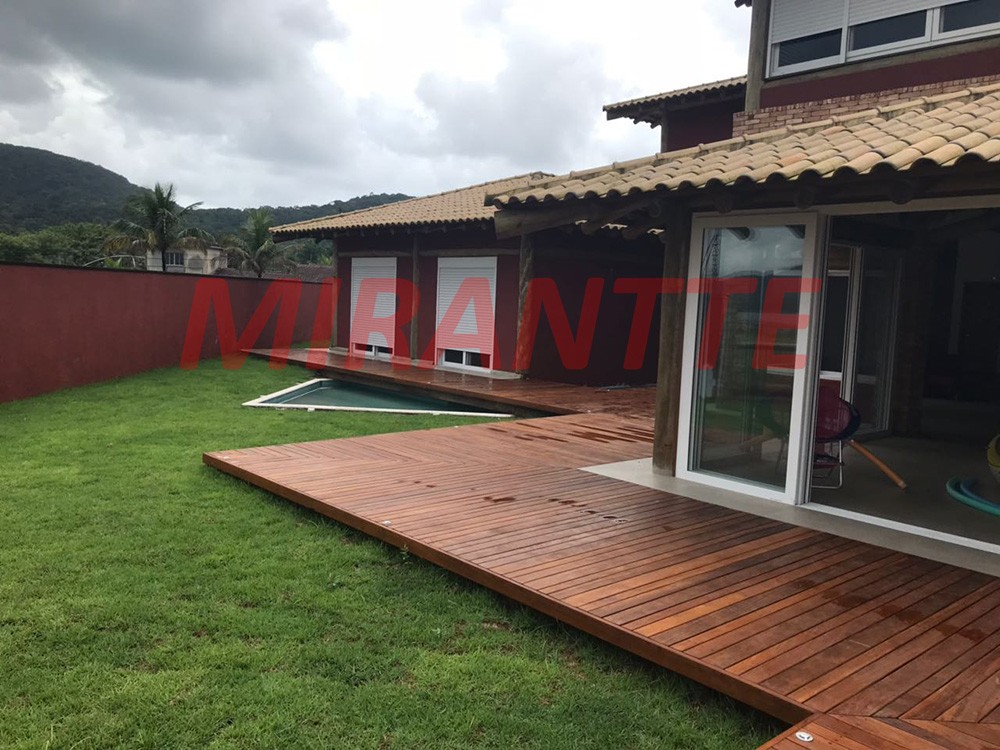 Sobrado de 900m² com 4 quartos em Balneario Praia do Perequê