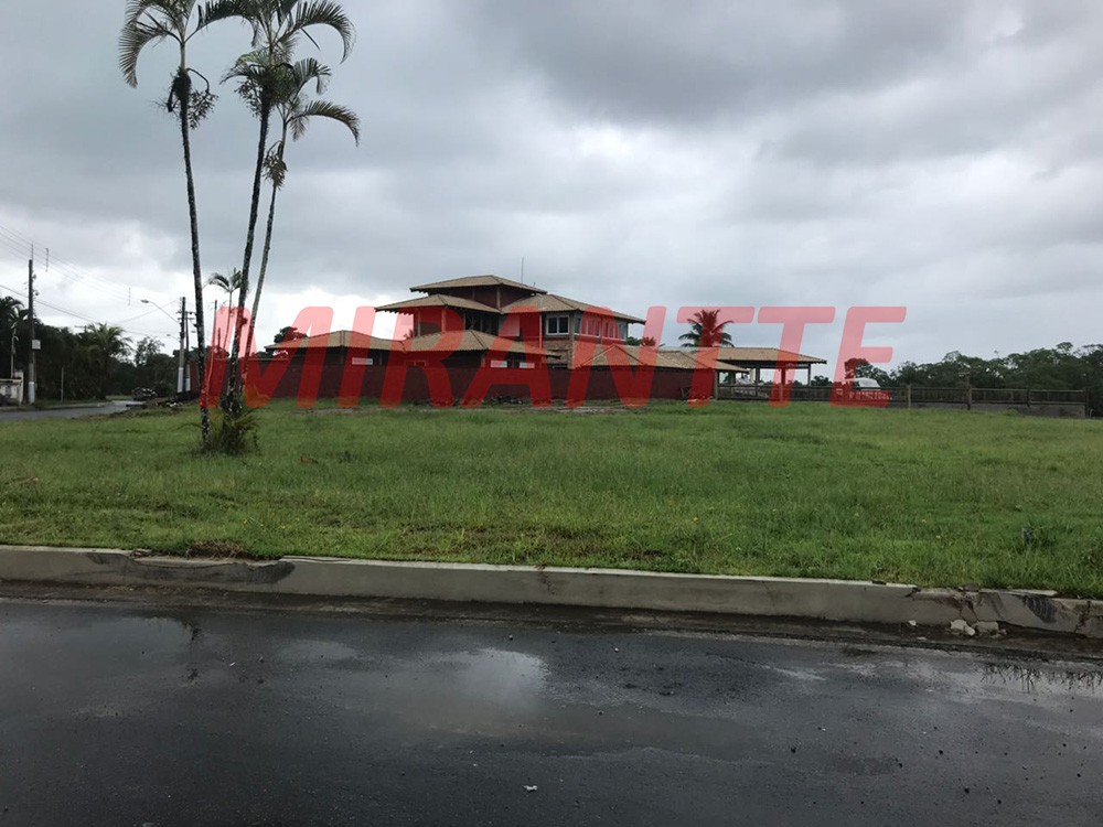 Sobrado de 900m² com 4 quartos em Balneario Praia do Perequê