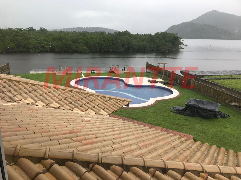 Sobrado de 900m² com 4 quartos em Balneario Praia do Perequê