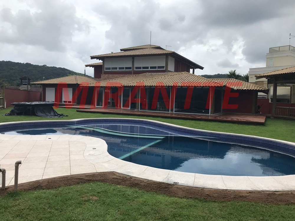 Sobrado de 900m² com 4 quartos em Balneario Praia do Perequê