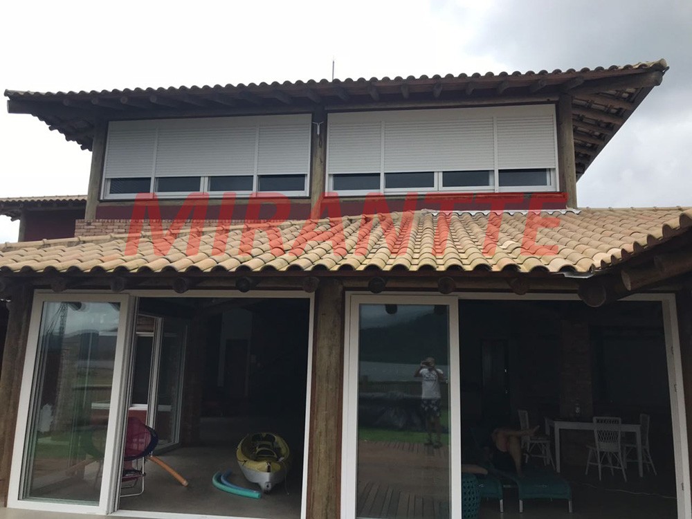 Sobrado de 900m² com 4 quartos em Balneario Praia do Perequê