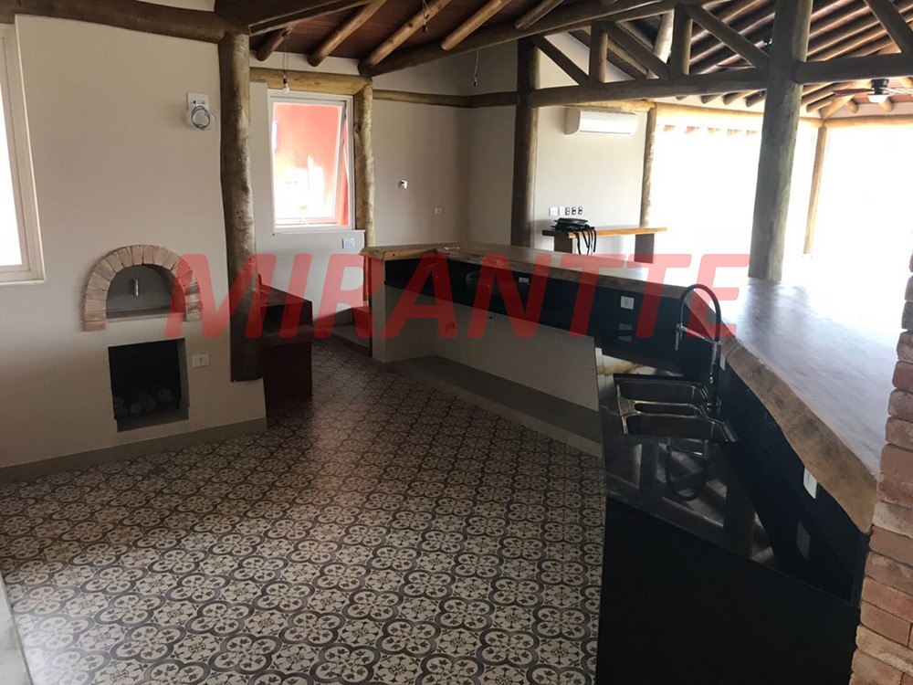 Sobrado de 900m² com 4 quartos em Balneario Praia do Perequê