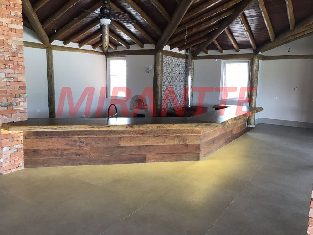 Sobrado de 900m² com 4 quartos em Balneario Praia do Perequê