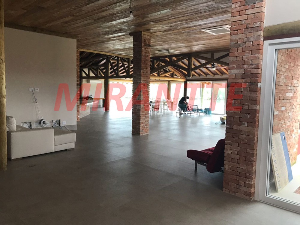 Sobrado de 900m² com 4 quartos em Balneario Praia do Perequê