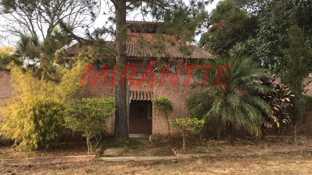 Sobrado de 300m² com 3 quartos em Serra Da Cantareira