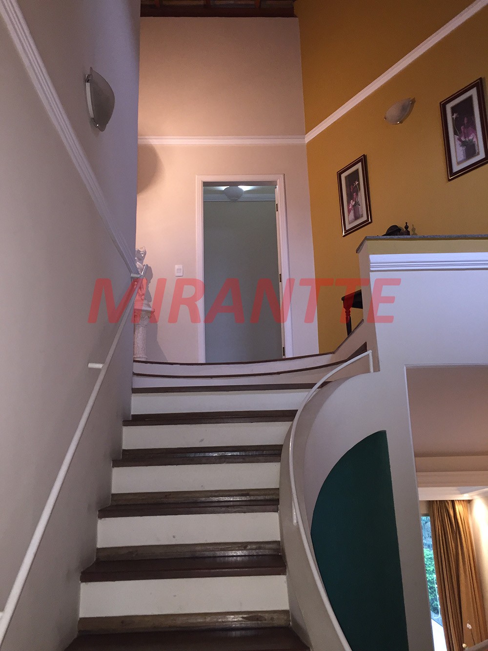 Sobrado de 220m² com 5 quartos em Jardim França