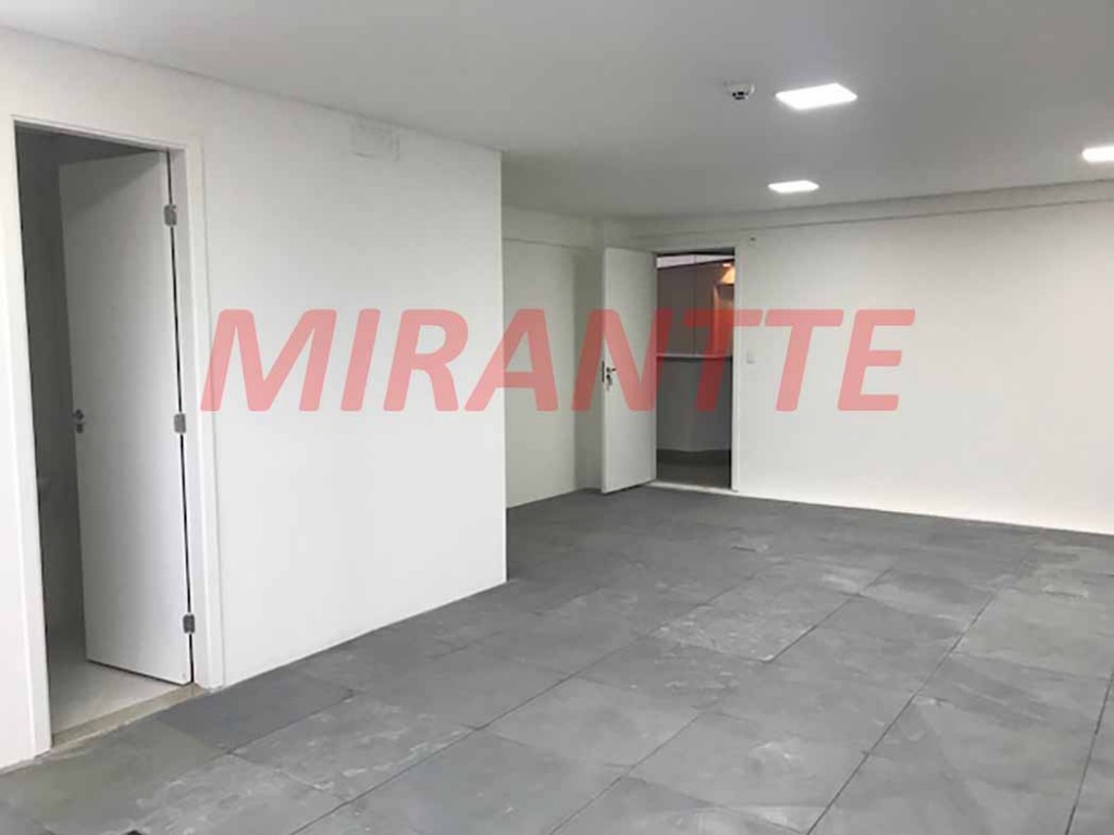 Comercial de 82m² em Santana