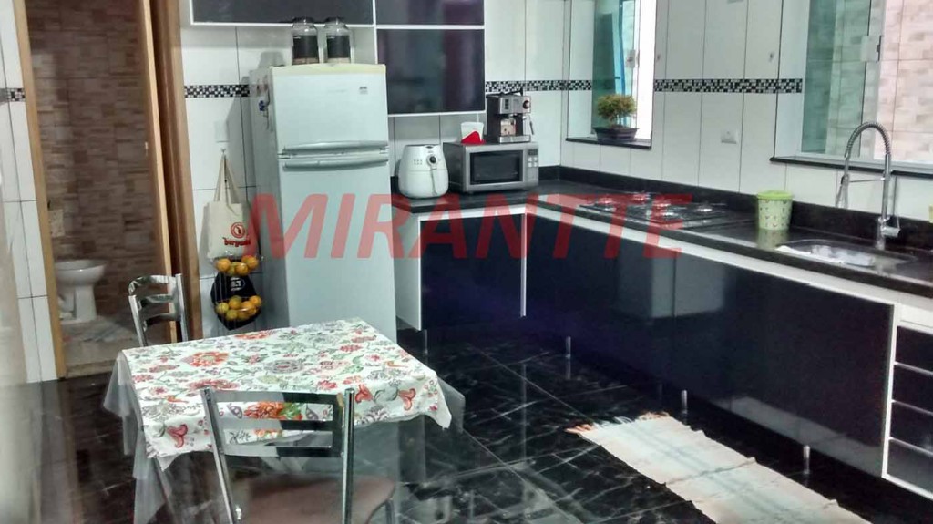 Sobrado de 180m² com 3 quartos em Vila Gustavo