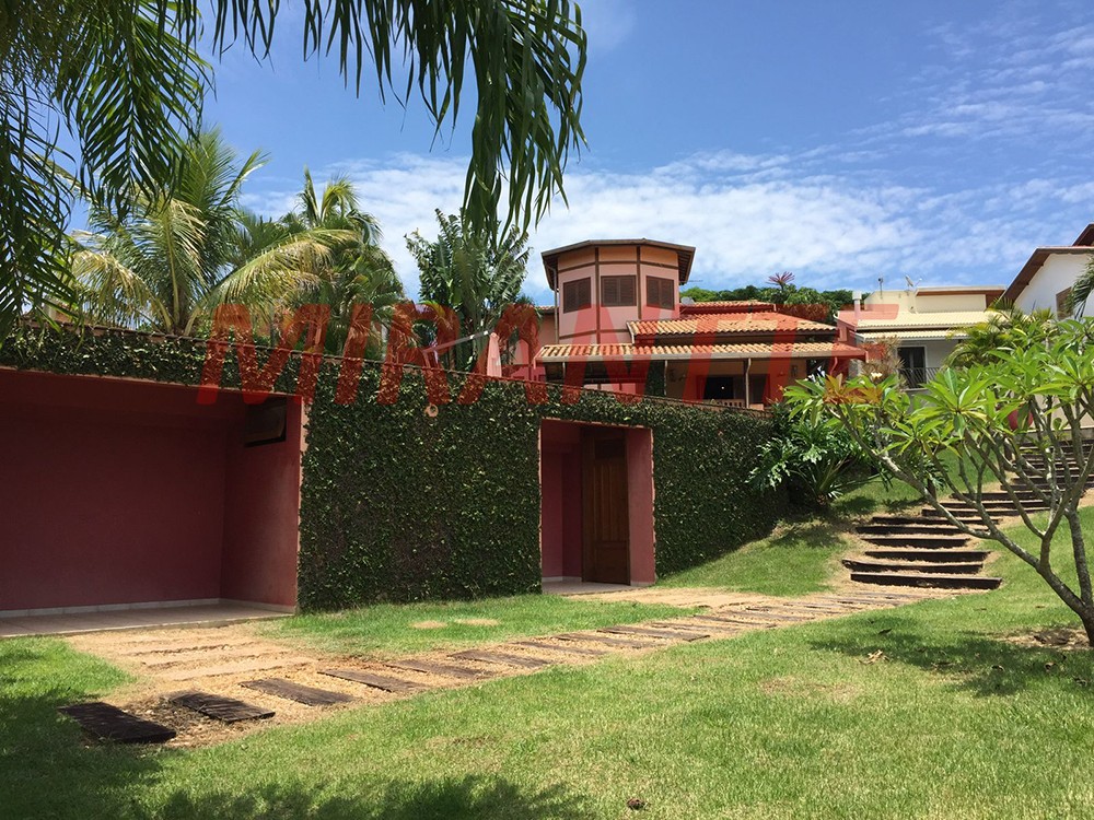 Sobrado de 280m² com 3 quartos em Porangaba
