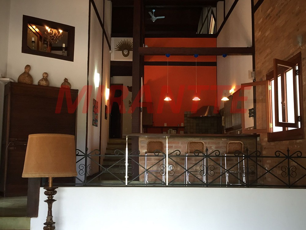 Sobrado de 280m² com 3 quartos em Porangaba
