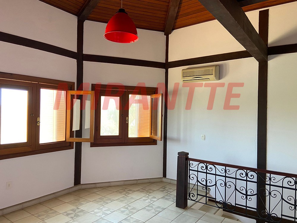 Sobrado de 280m² com 3 quartos em Porangaba