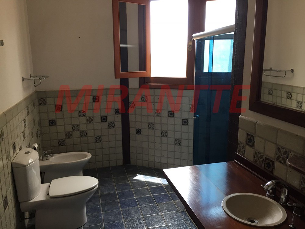Sobrado de 280m² com 3 quartos em Porangaba