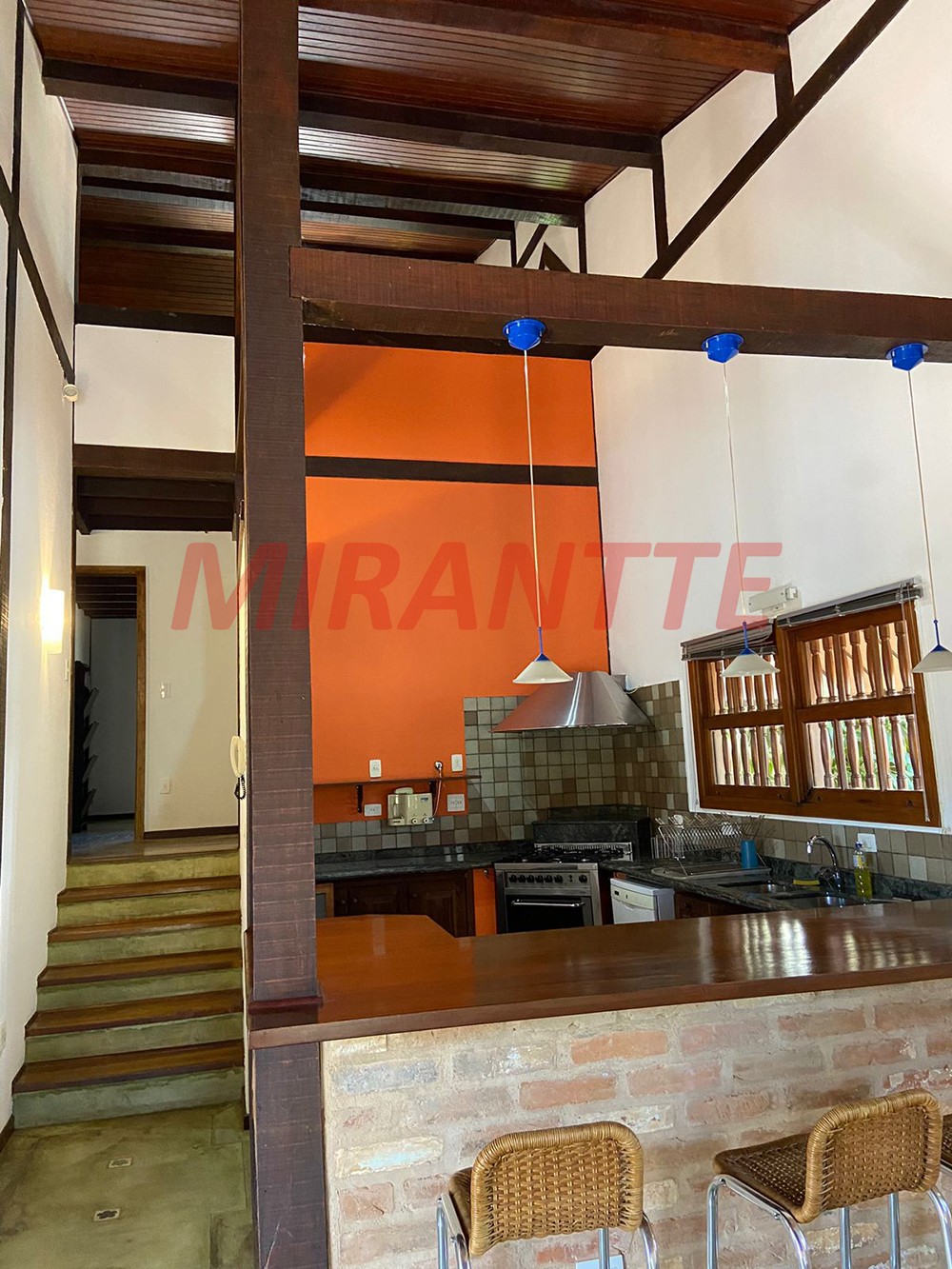 Sobrado de 280m² com 3 quartos em Porangaba