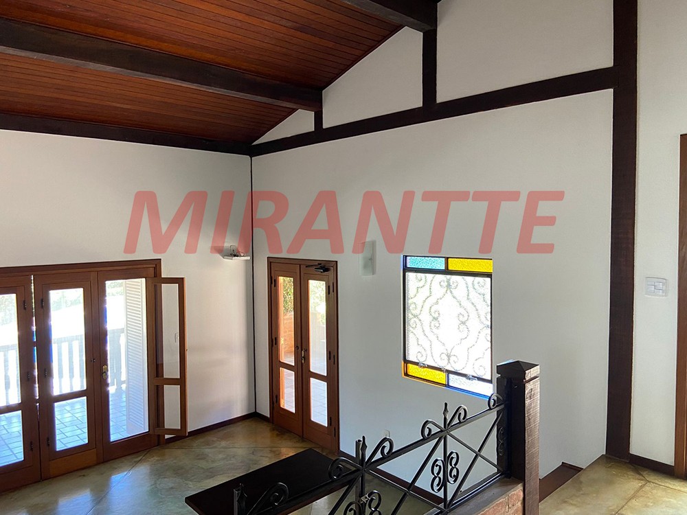 Sobrado de 280m² com 3 quartos em Porangaba