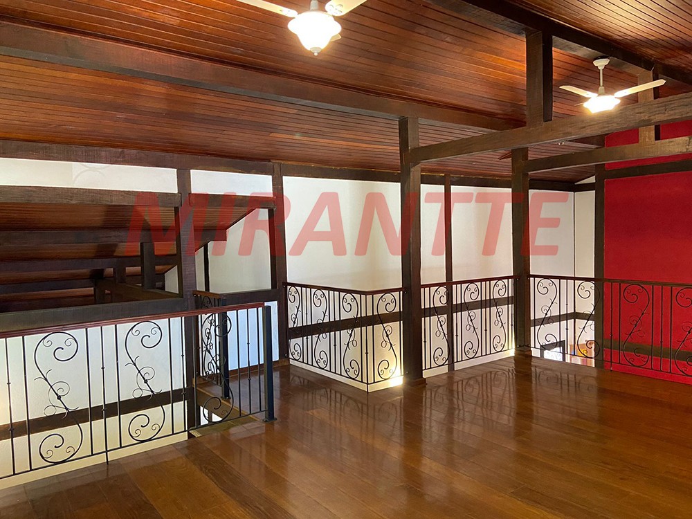 Sobrado de 280m² com 3 quartos em Porangaba