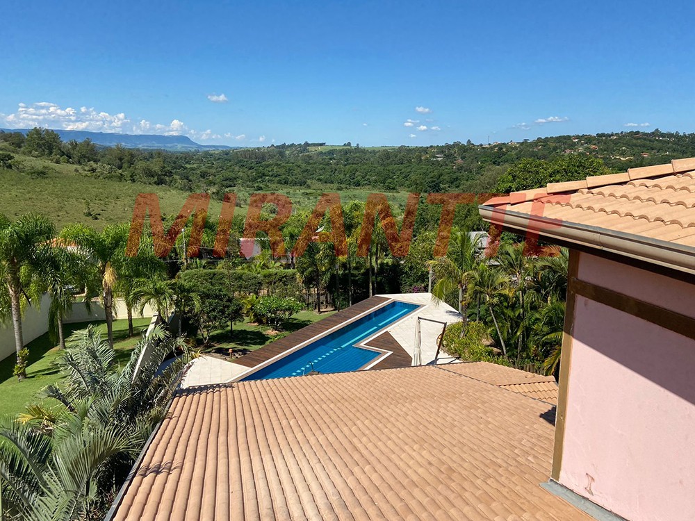 Sobrado de 280m² com 3 quartos em Porangaba