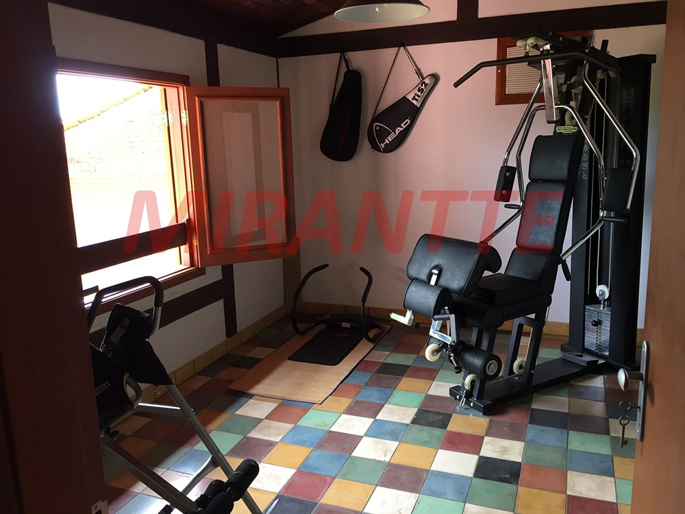 Sobrado de 280m² com 3 quartos em Porangaba