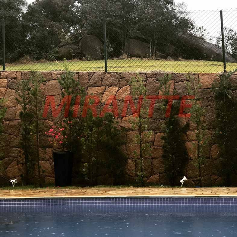 Sobrado de 300m² com 5 quartos em Residencial Girassol