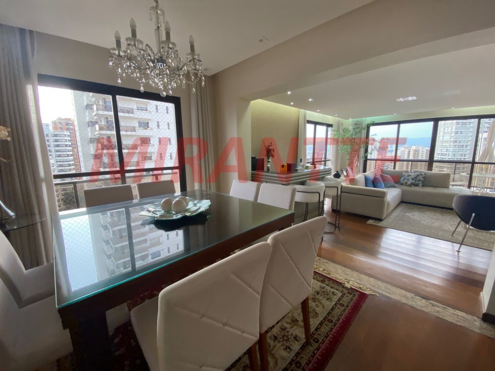 Apartamento de 240m² com 4 quartos em Santana