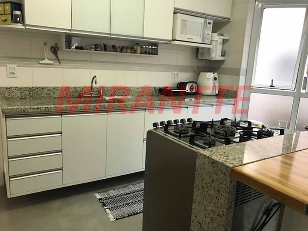 Cond. fechado de 260m² com 3 quartos em Santa Teresinha