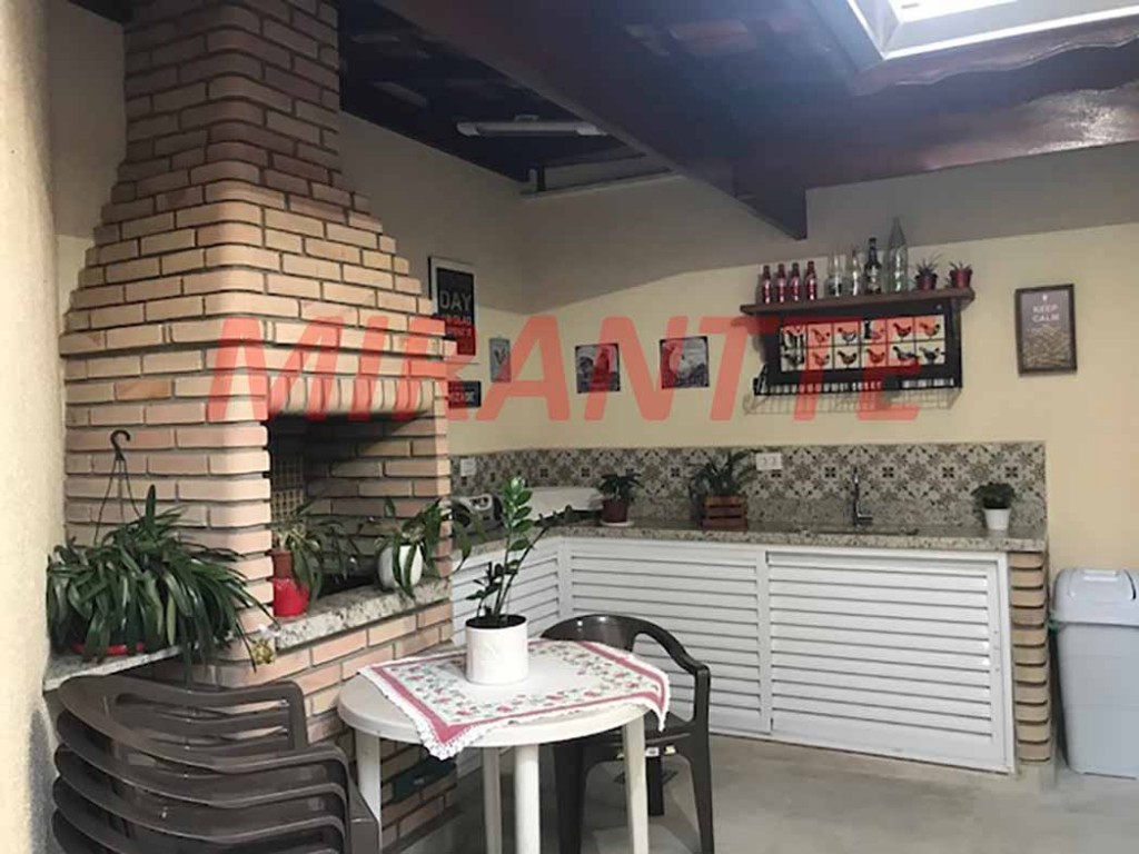 Cond. fechado de 260m² com 3 quartos em Santa Teresinha