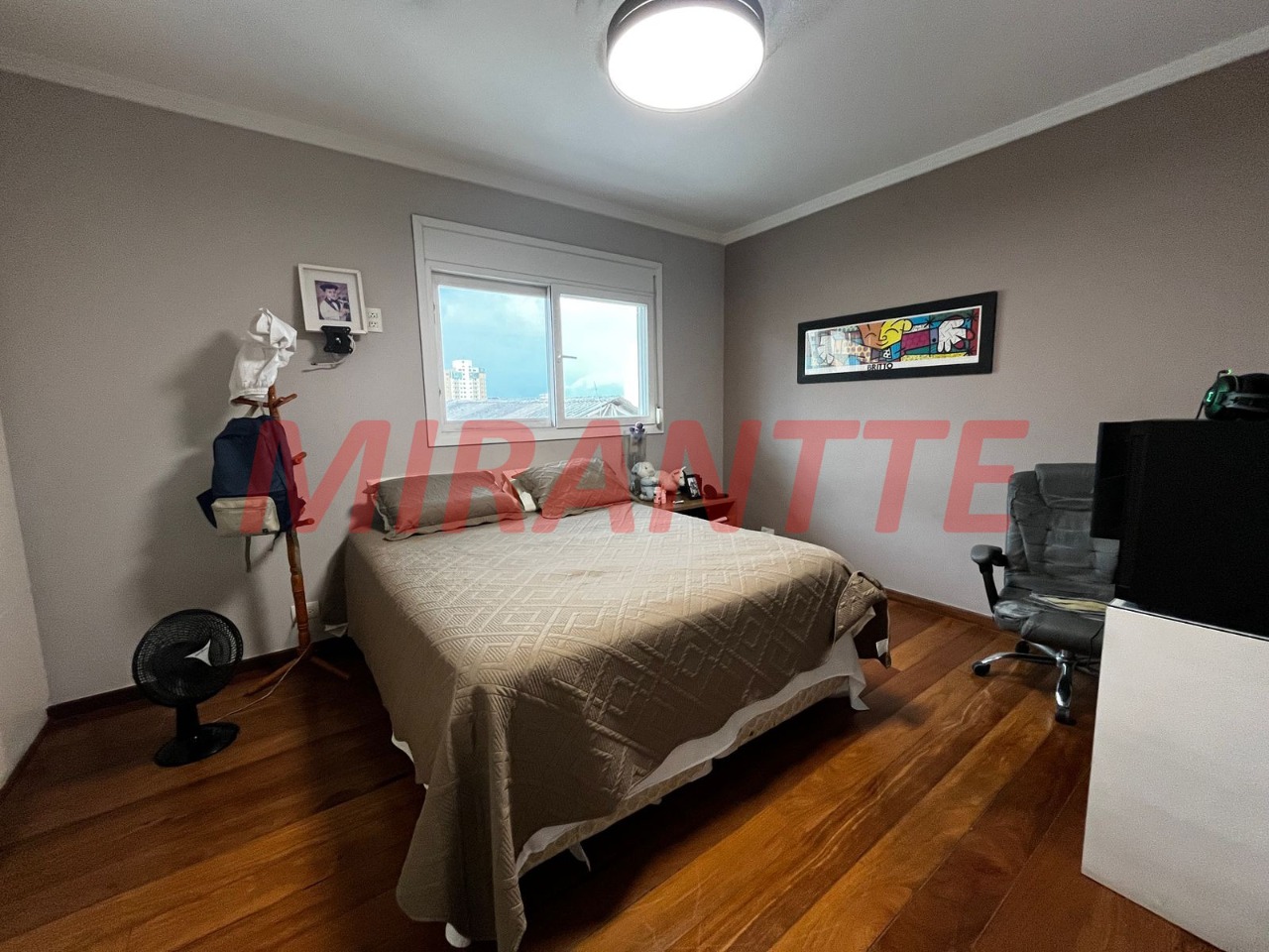 Cond. fechado de 450m² com 4 quartos em Santana