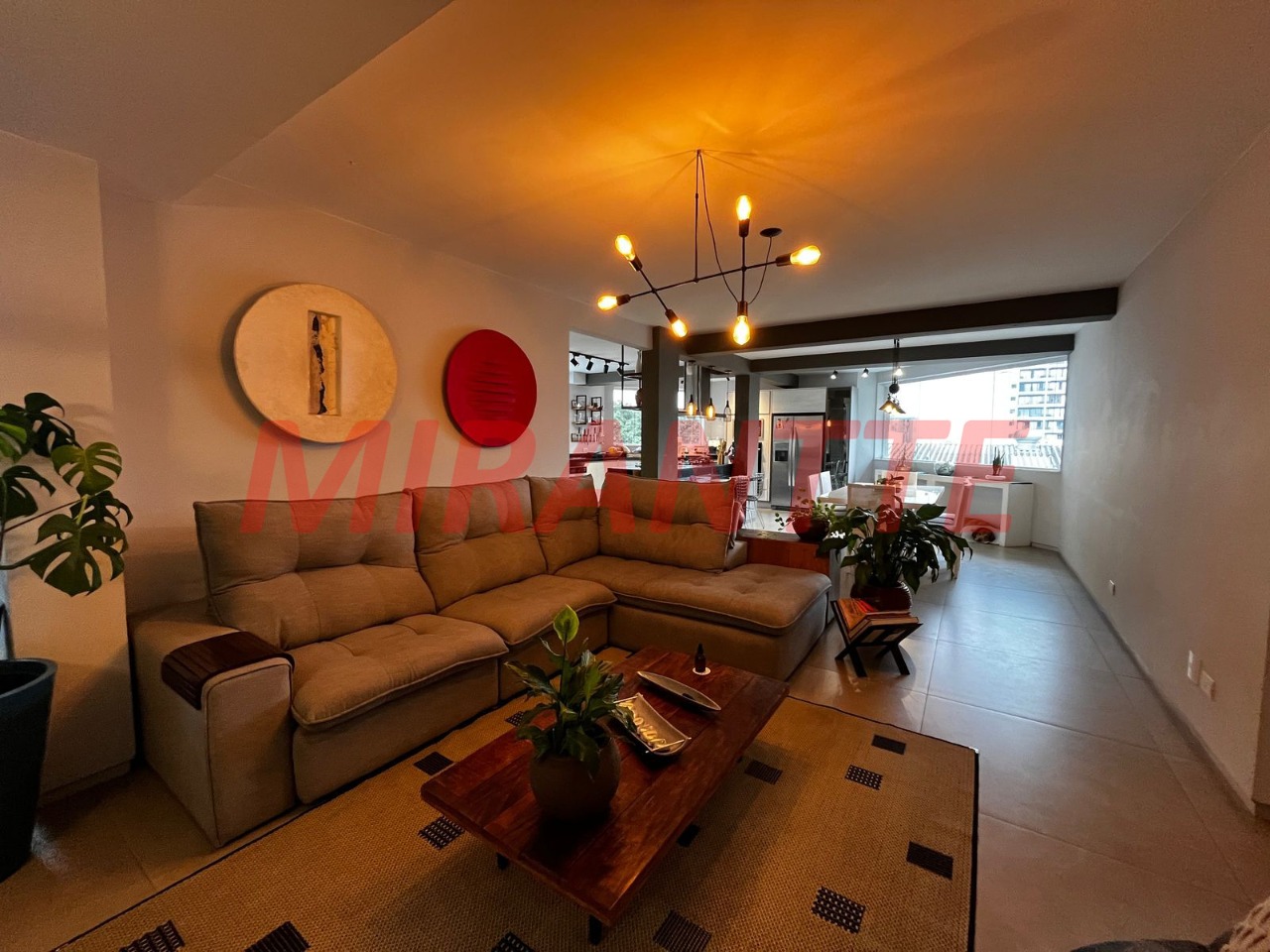 Cond. fechado de 450m² com 4 quartos em Santana
