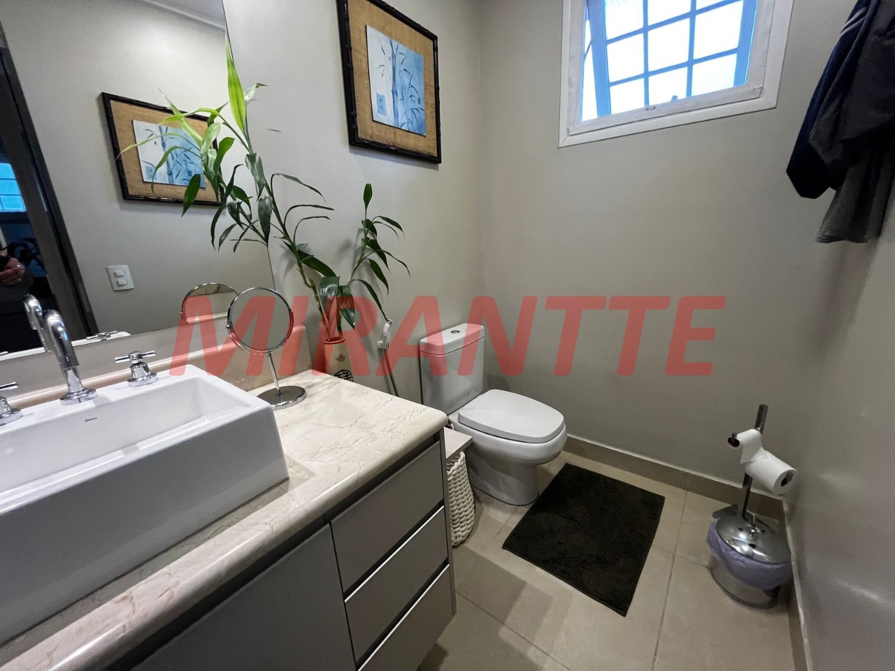 Cond. fechado de 450m² com 4 quartos em Santana