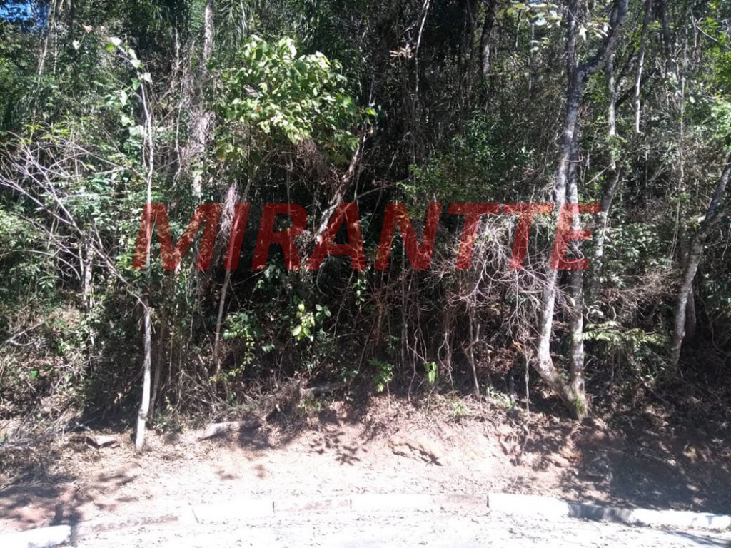Terreno de 1760m² em Serra Da Cantareira