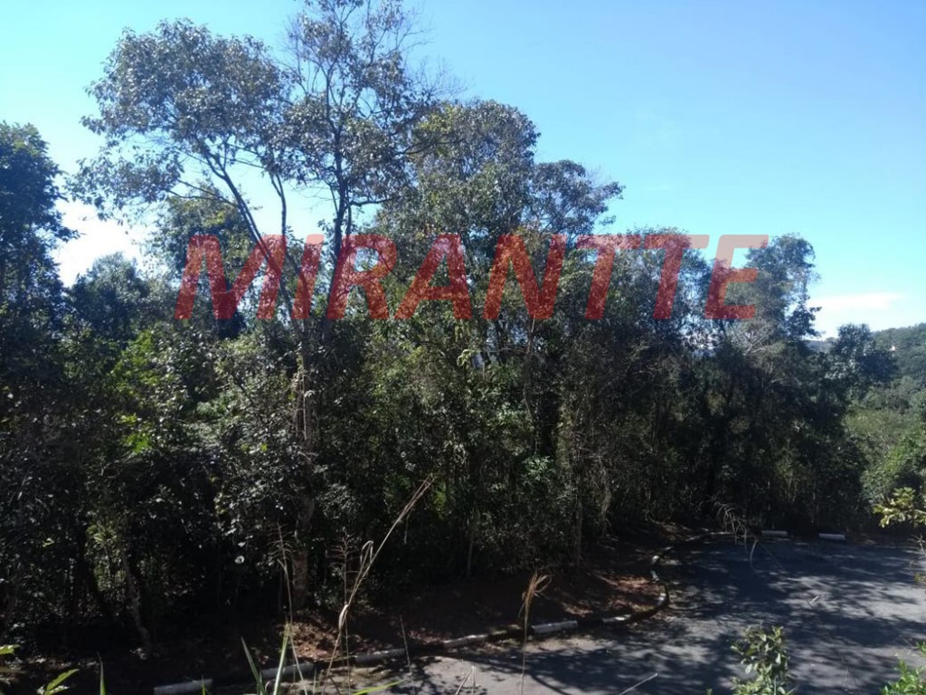 Terreno de 1760m² em Serra Da Cantareira