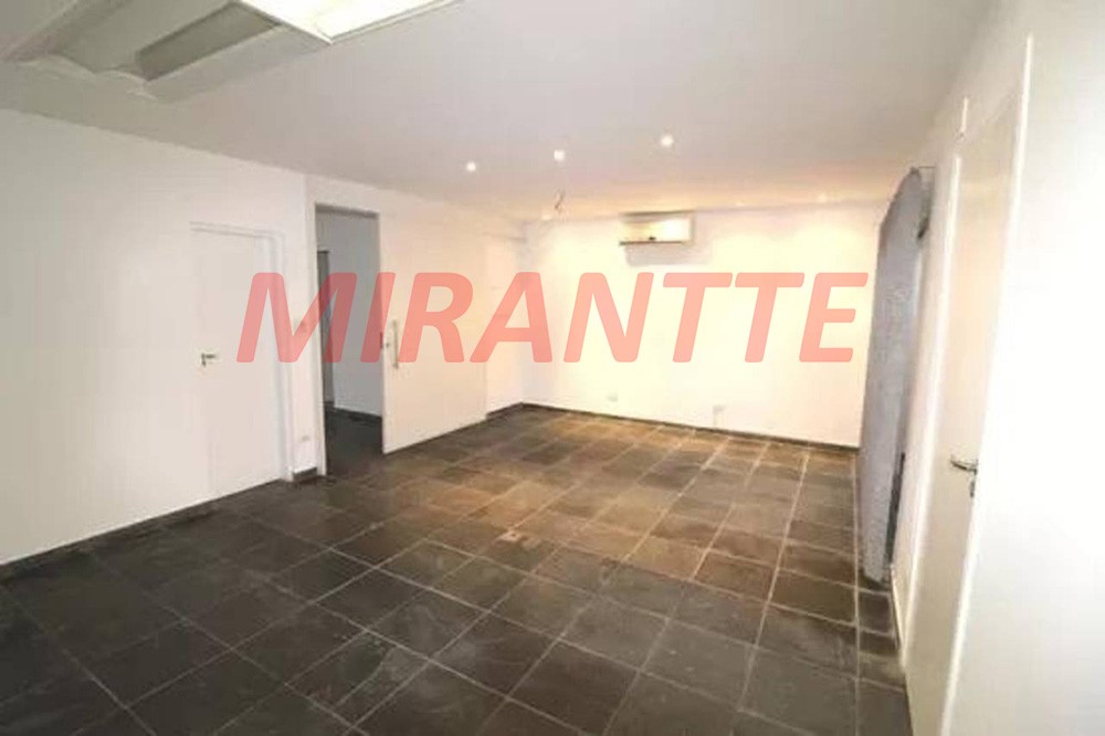 Comercial de 277m² em Saúde