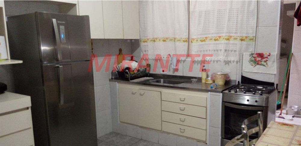 Cond. fechado de 110m² com 3 quartos em Vila Carbone