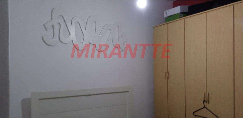 Cond. fechado de 110m² com 3 quartos em Vila Carbone