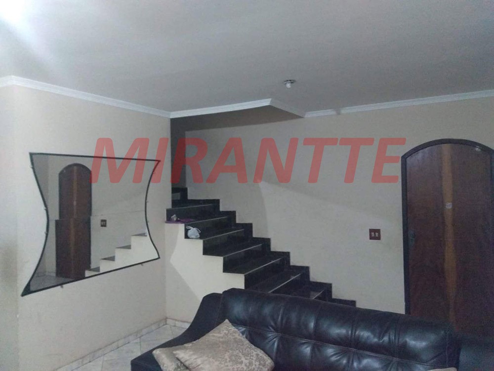 Sobrado de 180m² com 3 quartos em Parque Taipas