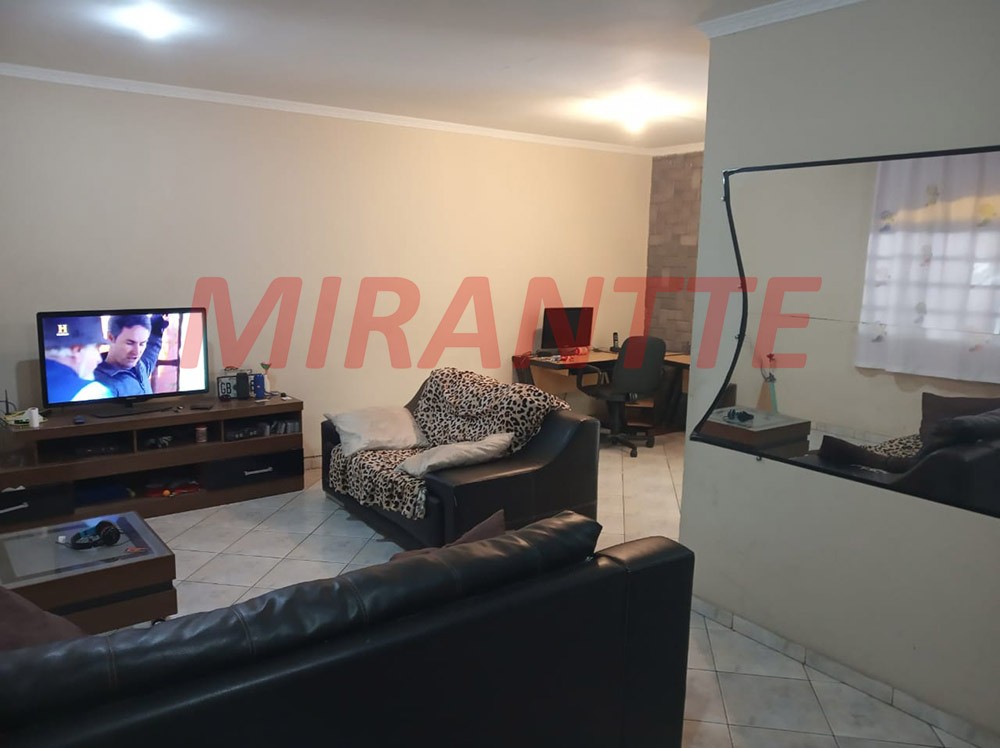 Sobrado de 180m² com 3 quartos em Parque Taipas