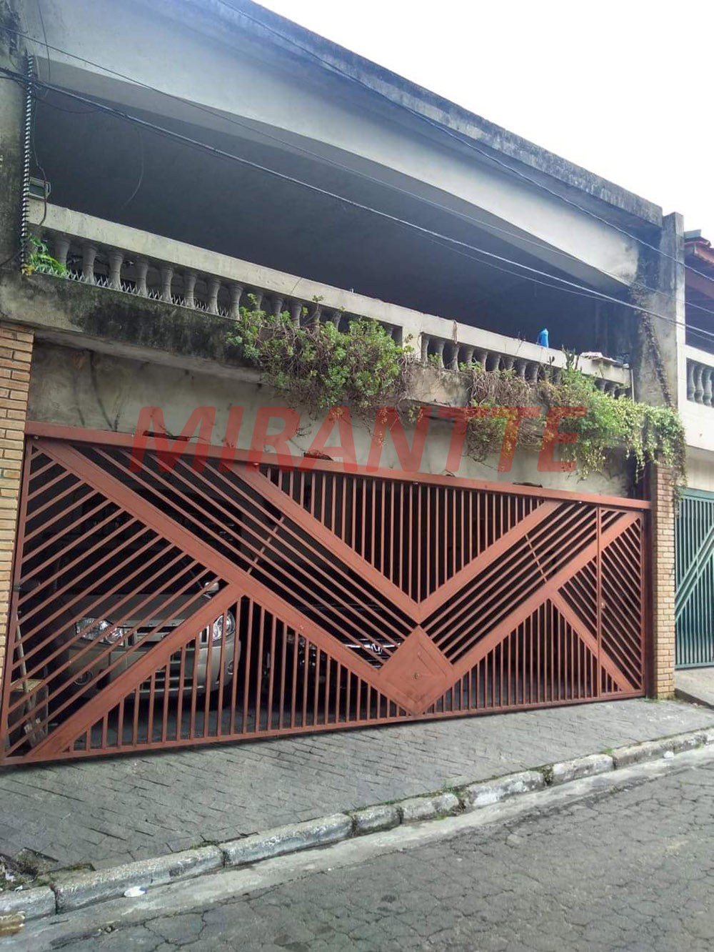 Sobrado de 180m² com 3 quartos em Parque Taipas