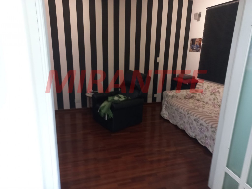 Apartamento de 190m² com 3 quartos em Água Fria