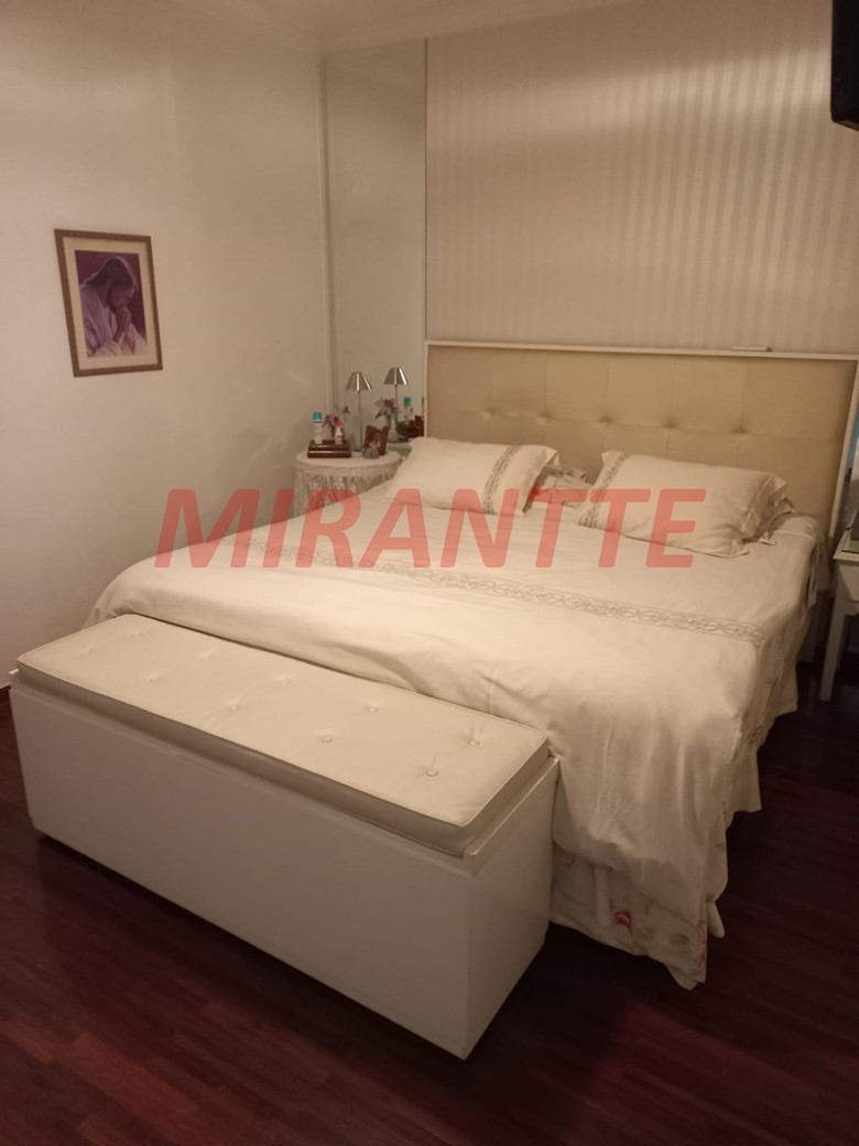 Apartamento de 190m² com 3 quartos em Água Fria