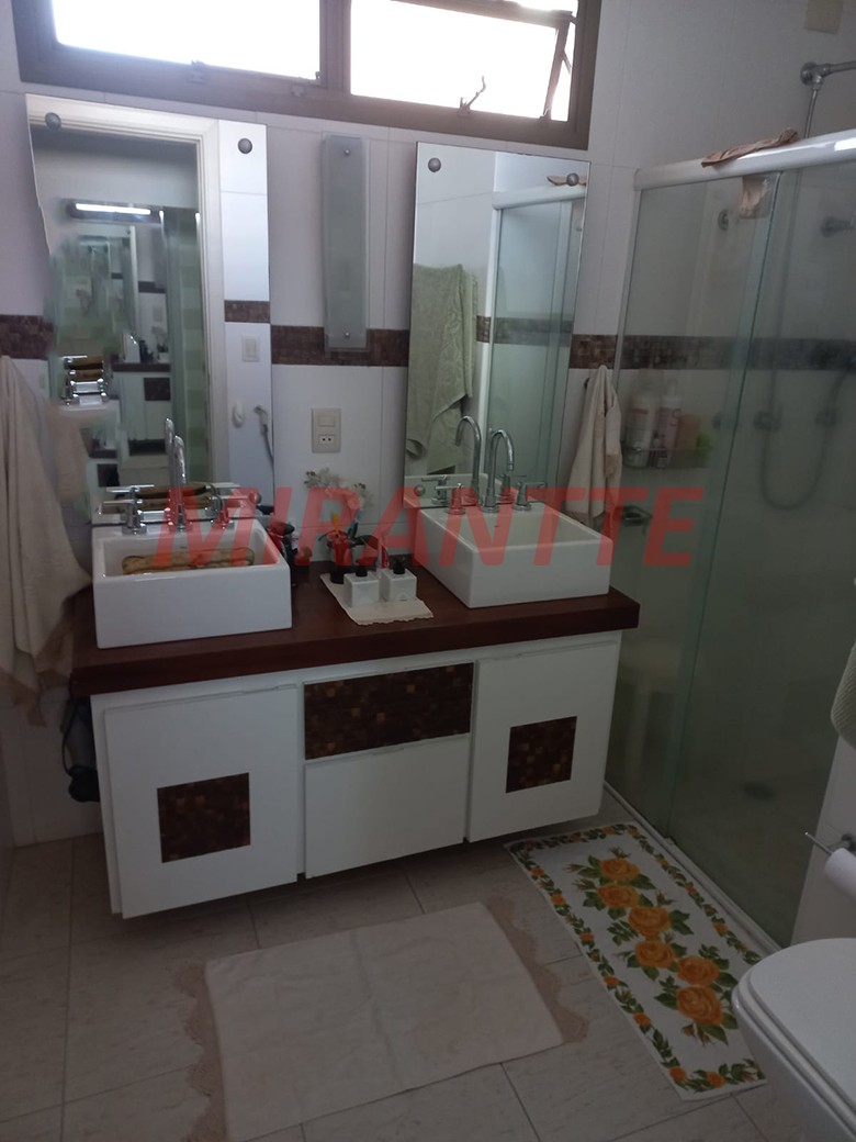 Apartamento de 190m² com 3 quartos em Água Fria
