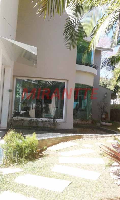 Sobrado de 720m² com 5 quartos em Serra da Cantareira