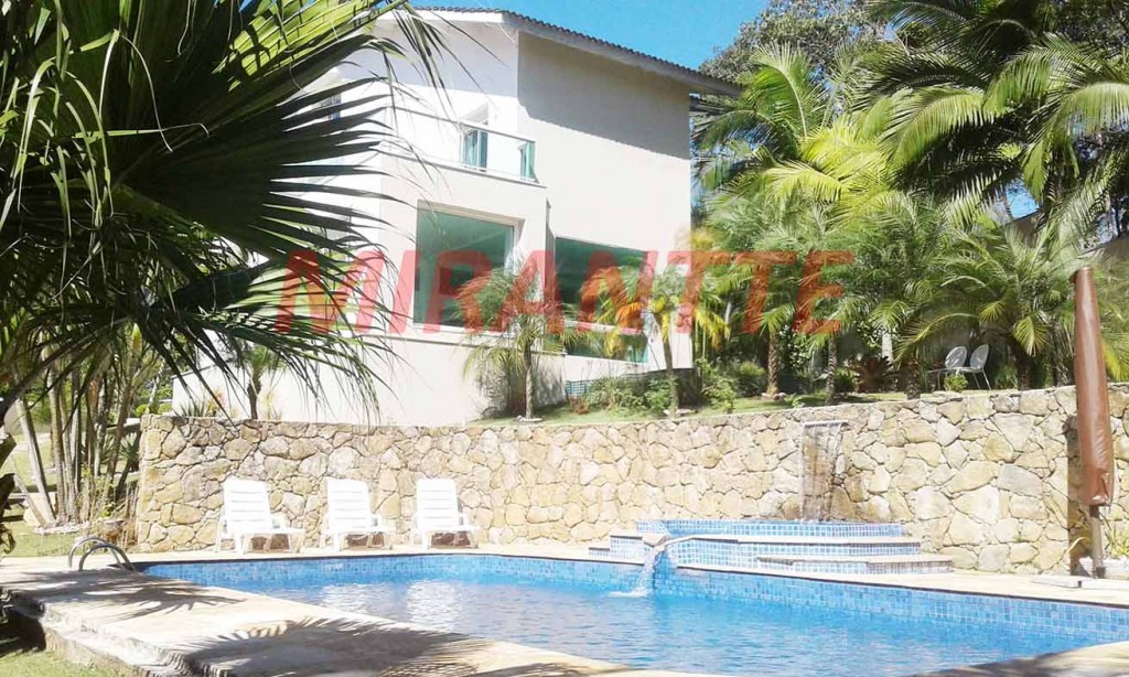 Sobrado de 720m² com 5 quartos em Serra da Cantareira