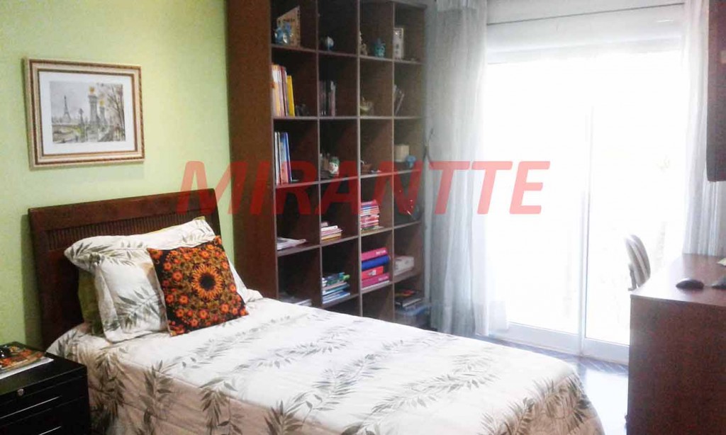 Sobrado de 720m² com 5 quartos em Serra da Cantareira