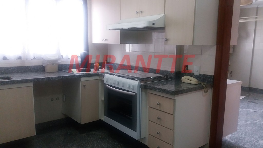 Apartamento de 245m² com 4 quartos em Água Fria