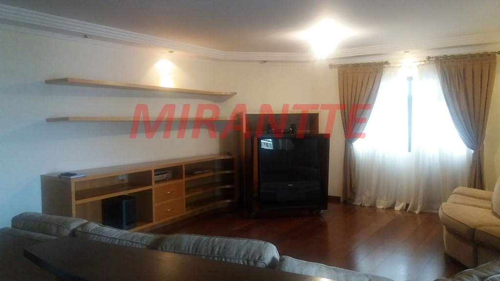 Apartamento de 245m² com 4 quartos em Água Fria