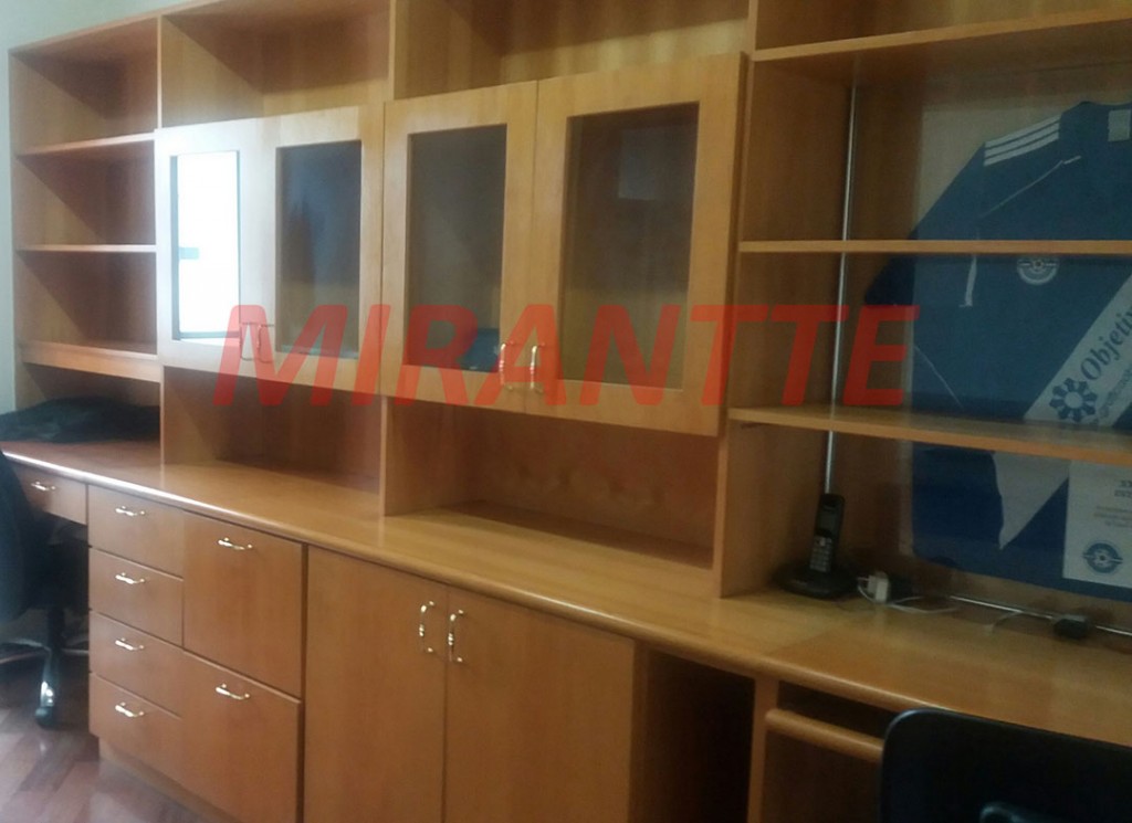 Apartamento de 245m² com 4 quartos em Água Fria