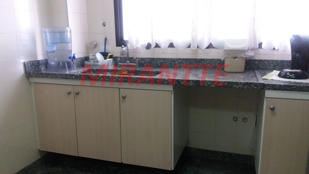 Apartamento de 245m² com 4 quartos em Água Fria