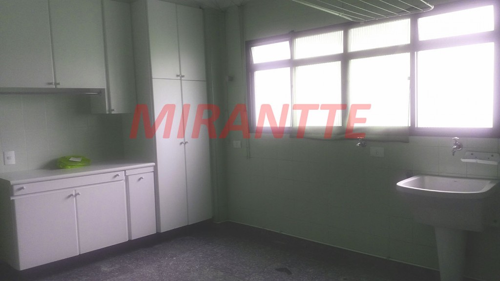 Apartamento de 245m² com 4 quartos em Água Fria