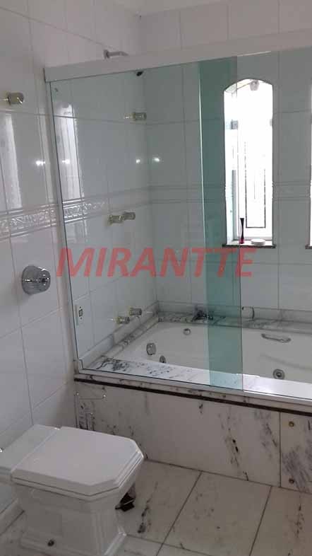 Sobrado de 400m² com 4 quartos em Jardim Guapíra