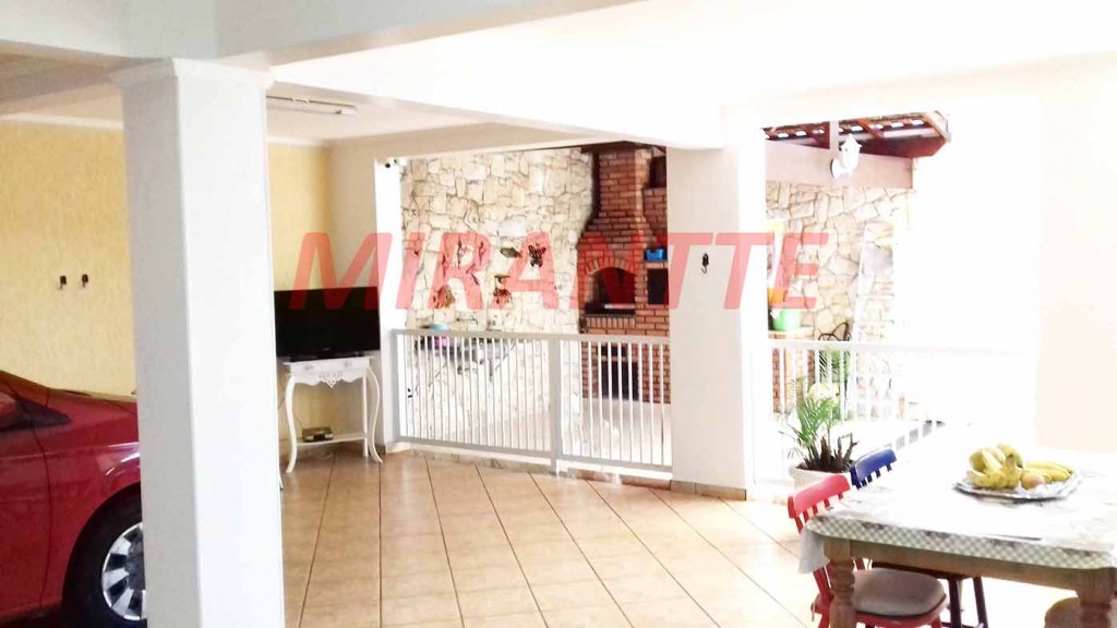 Sobrado de 400m² com 4 quartos em Jardim Guapíra