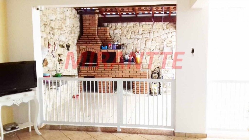 Sobrado de 400m² com 4 quartos em Jardim Guapíra
